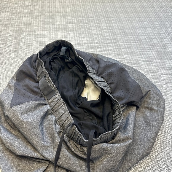 Lululemon Mens Lined Athletic Training Shorts Gray Large Drawstring Elastic - Picture 3 of 9